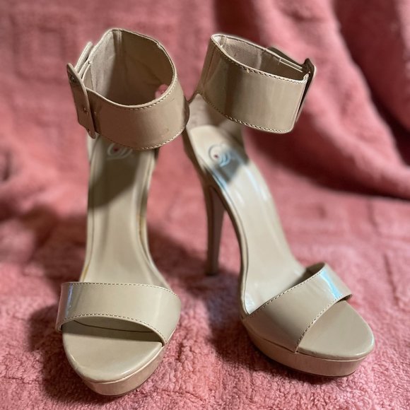 Heart in D Glossy Platform Heel Sandals, Women's 8 - Picture 2 of 5